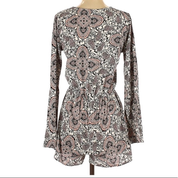 Sans Souci Paisley Romper size small - Picture 2 of 3